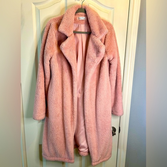 Angashion Jackets & Blazers - 💗Baby Pink Faux Furry Collared Coat w/ Pockets by Angashion Size M💗